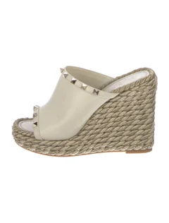 Pre-Owned Valentino Ivory Leather wedge with Rock Stud Accents