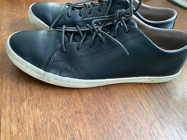 Pre-Owned COLEHAAN Leather Sneaker