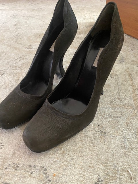 Pre-Owned Prada Leather Pump