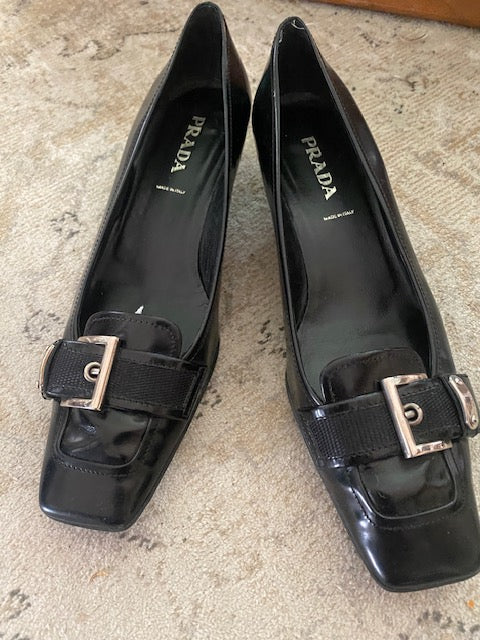 Pre-Owned Prada Square toe buckle flats