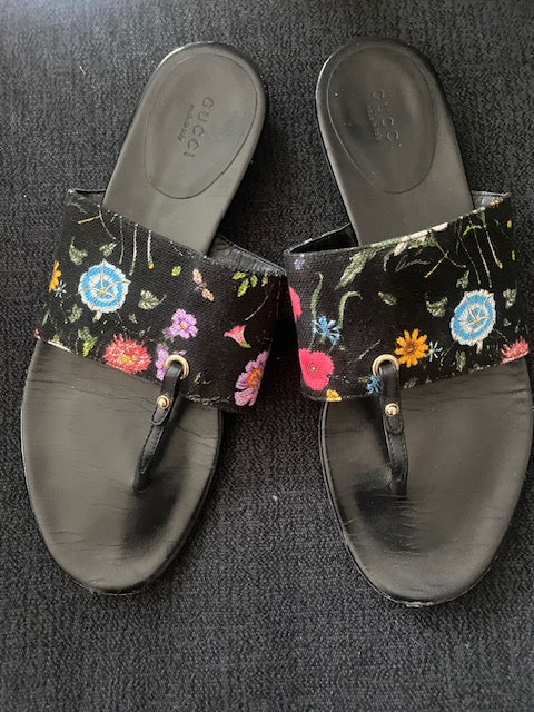 Pre-owned Gucci Black Floral Printed Sandal.