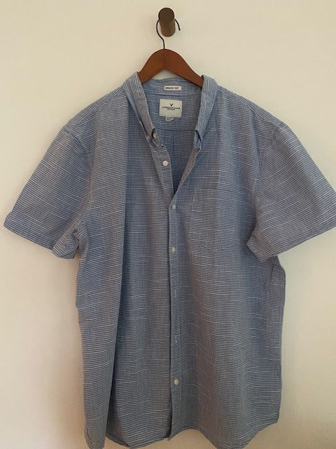 Pre-Owned American Eagle Outfitters Button Down Short Sleeve Camp Shirt.