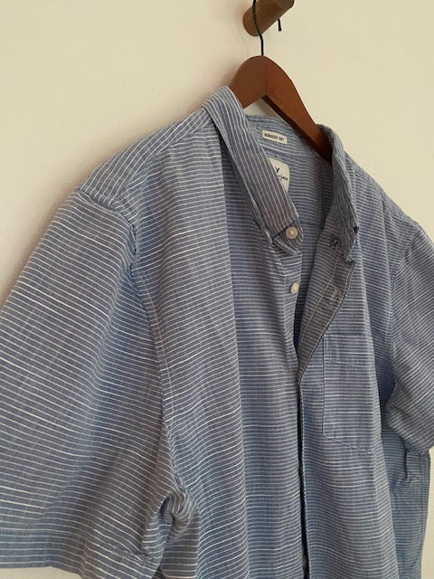 Pre-Owned American Eagle Outfitters Button Down Short Sleeve Camp Shirt.