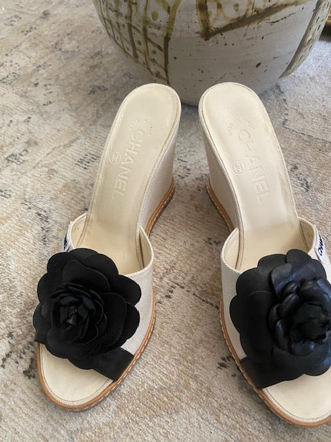 CHANEL Cream/ Black Espadrilles