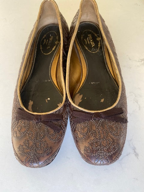 Pre-Owned Prada Embroidered Ballet Flat